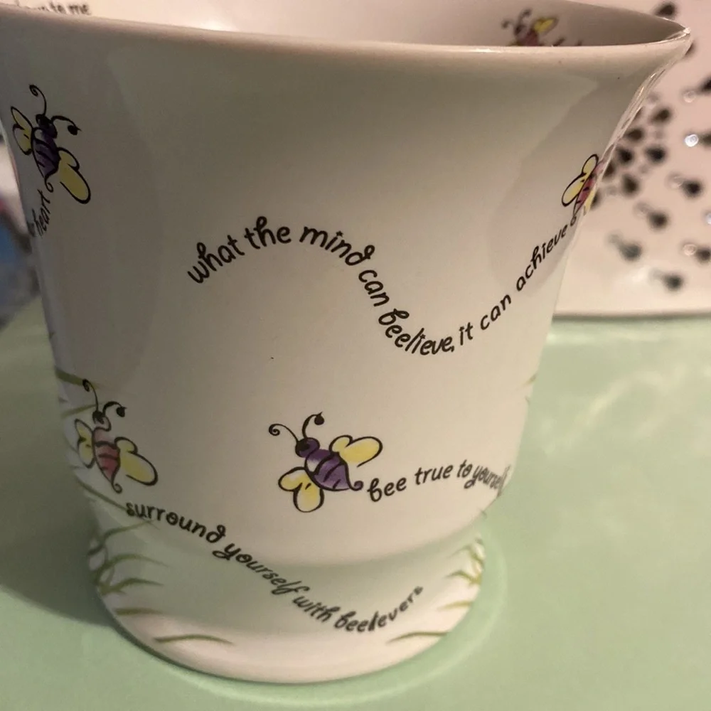 Retired Adorable Mary Kay Beelieve Believe Mug Cup Lipstick Print Flower…